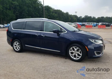 2018 Chrysler Pacifica Touring L Plus z USA, uszkodzony, nr VIN 2C4RC1EGXJR133270